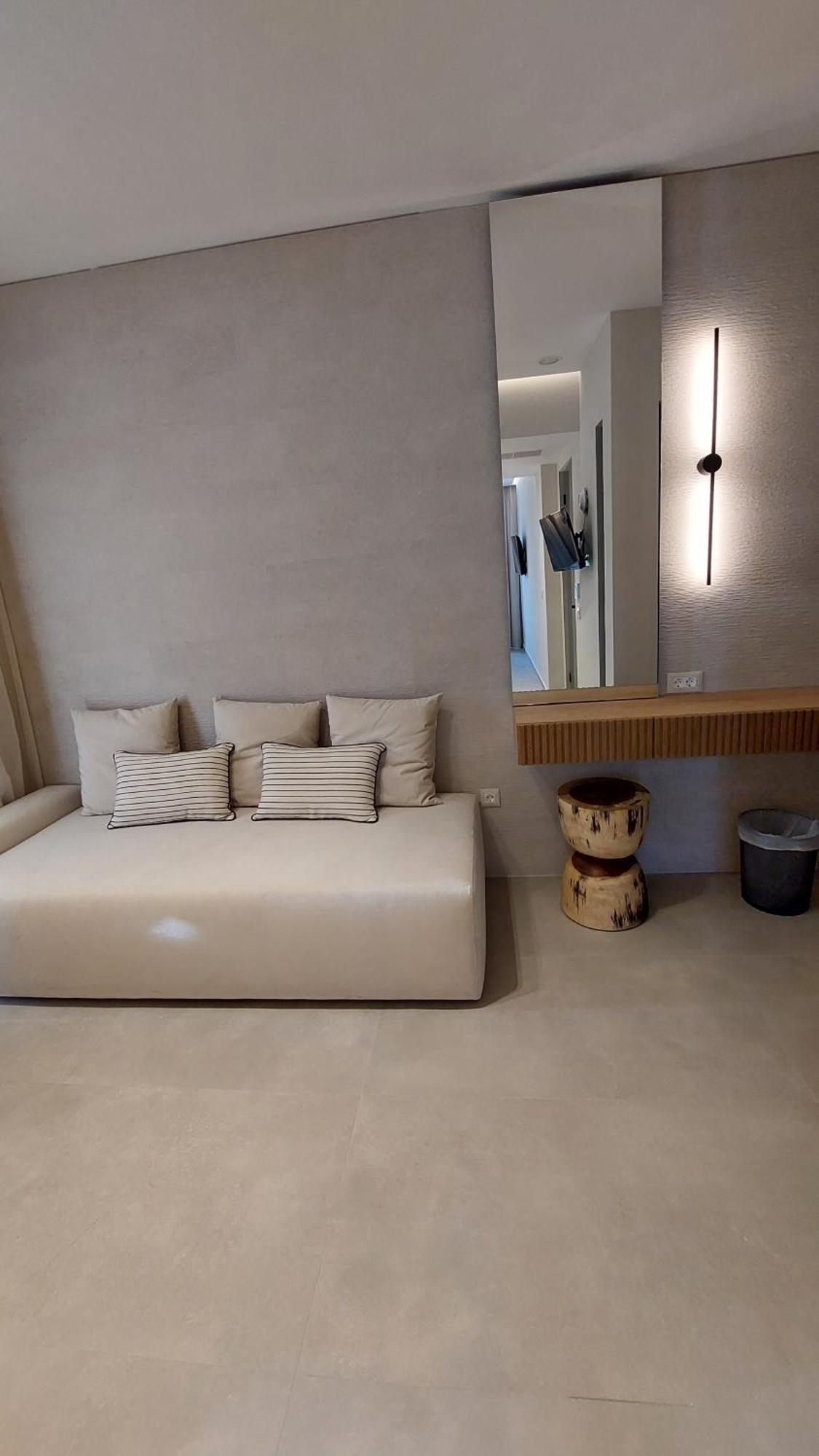 Niriides Palace Gournes Gouvon Room photo